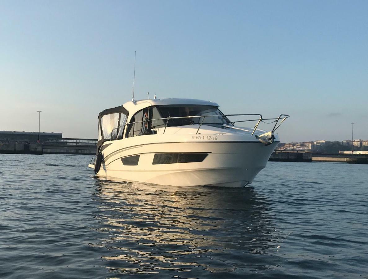 Yate De Lujo En Getxo Hotel Ngoại thất bức ảnh
