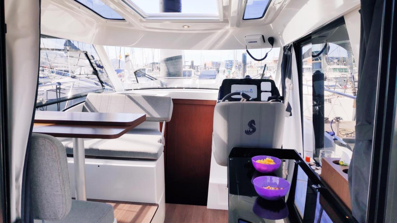 Yate De Lujo En Getxo Hotel Ngoại thất bức ảnh